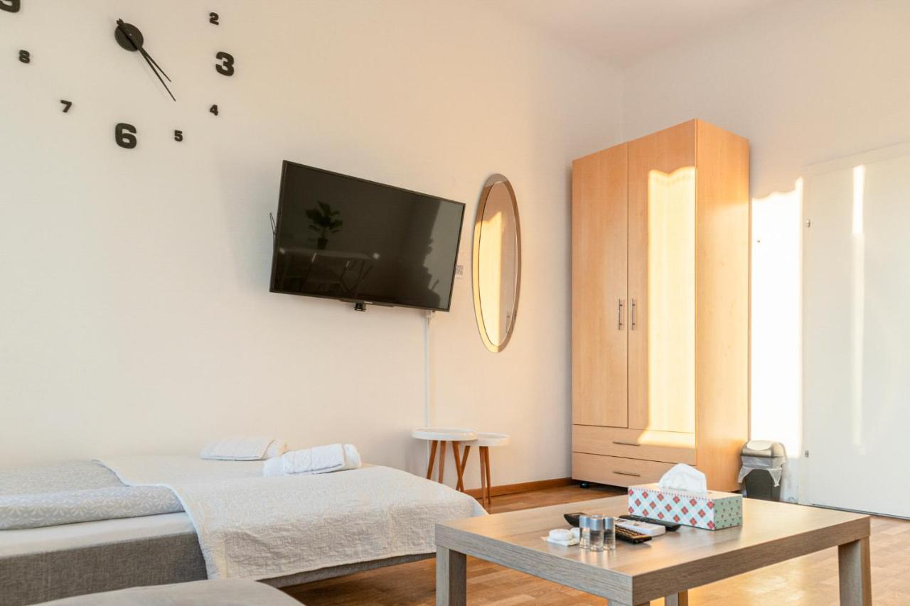 Joyful 2Br Shared Apt Near Millenium Tower & Danube River Viyana Dış mekan fotoğraf
